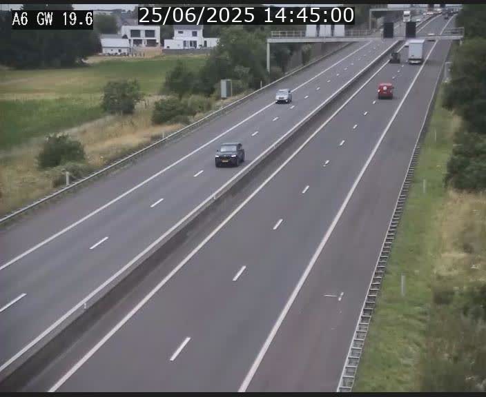<h2>Traffic live webcam Luxembourg - Steinfort - A6 - BK 19.6 - direction Belgique</h2>