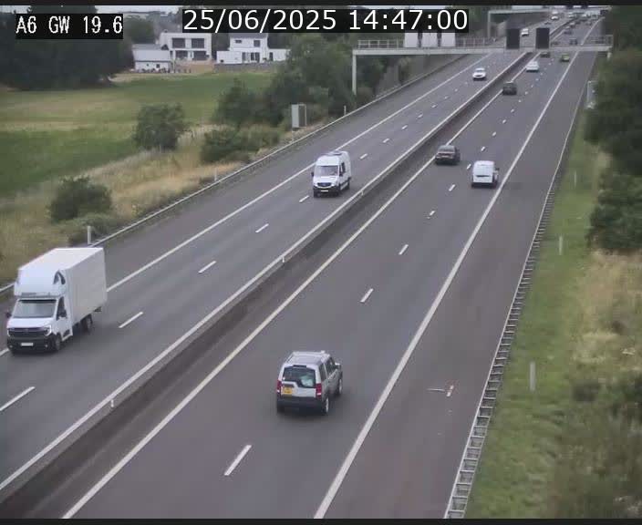<h2>Traffic live webcam Luxembourg - Steinfort - A6 - BK 19.6 - direction Belgique</h2>