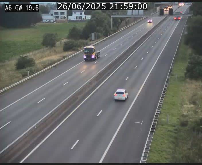 <h2>Traffic live webcam Luxembourg - Steinfort - A6 - BK 19.6 - direction Belgique</h2>