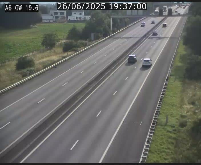 <h2>Traffic live webcam Luxembourg - Steinfort - A6 - BK 19.6 - direction Belgique</h2>