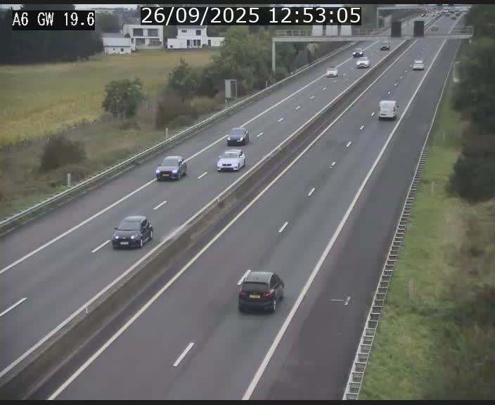 <h2>Traffic live webcam Luxembourg - Steinfort - A6 - BK 19.6 - direction Belgique</h2>