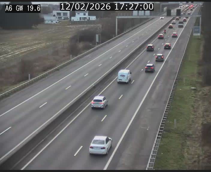 <h2>Traffic live webcam Luxembourg - Steinfort - A6 - BK 19.6 - direction Belgique</h2>