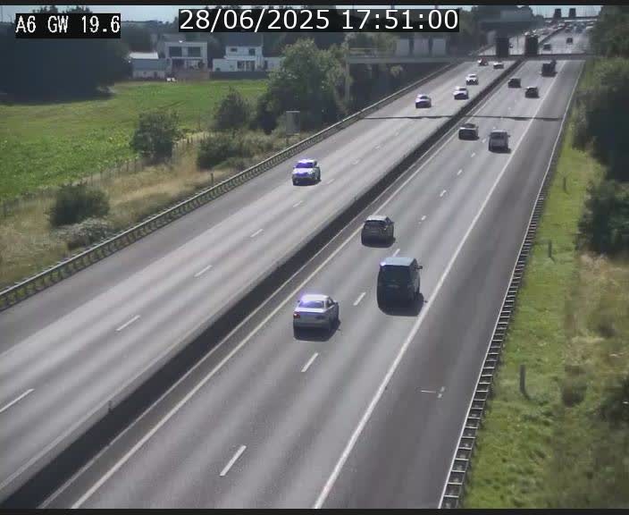 <h2>Traffic live webcam Luxembourg - Steinfort - A6 - BK 19.6 - direction Belgique</h2>