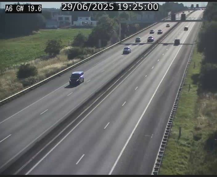 <h2>Traffic live webcam Luxembourg - Steinfort - A6 - BK 19.6 - direction Belgique</h2>