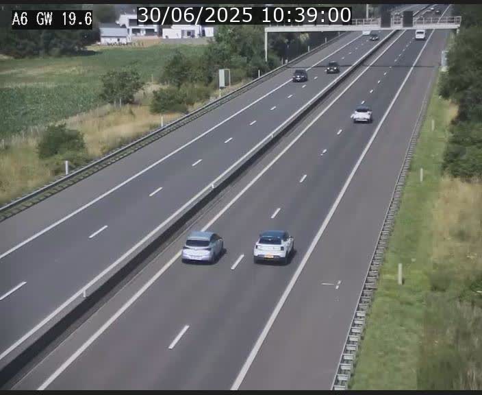 <h2>Traffic live webcam Luxembourg - Steinfort - A6 - BK 19.6 - direction Belgique</h2>