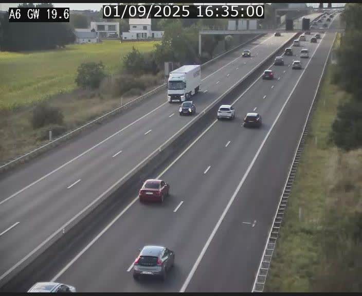 <h2>Traffic live webcam Luxembourg - Steinfort - A6 - BK 19.6 - direction Belgique</h2>