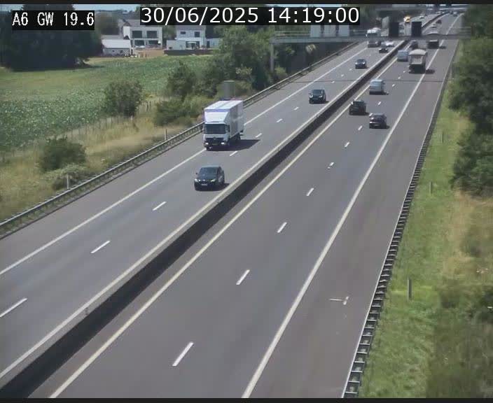 <h2>Traffic live webcam Luxembourg - Steinfort - A6 - BK 19.6 - direction Belgique</h2>