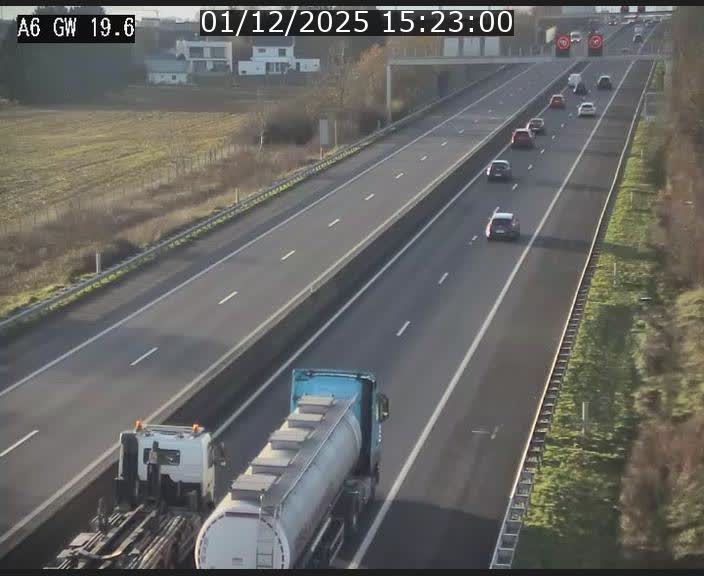 <h2>Traffic live webcam Luxembourg - Steinfort - A6 - BK 19.6 - direction Belgique</h2>