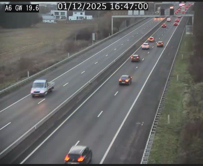 <h2>Traffic live webcam Luxembourg - Steinfort - A6 - BK 19.6 - direction Belgique</h2>