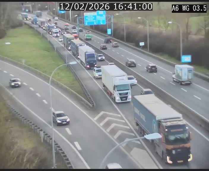 <h2>Traffic live webcam Luxembourg - Croix de Cessange - A6 - BK 3.5 - direction France/Allemagne</h2>