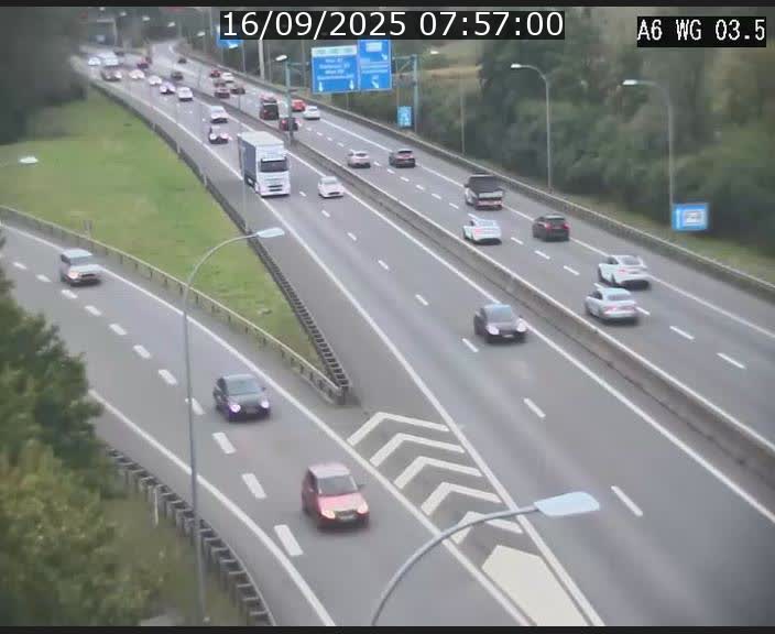 <h2>Traffic live webcam Luxembourg - Croix de Cessange - A6 - BK 3.5 - direction France/Allemagne</h2>