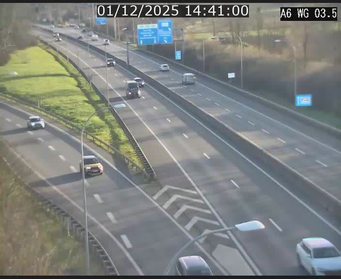 <h2>Traffic live webcam Luxembourg - Croix de Cessange - A6 - BK 3.5 - direction France/Allemagne</h2>