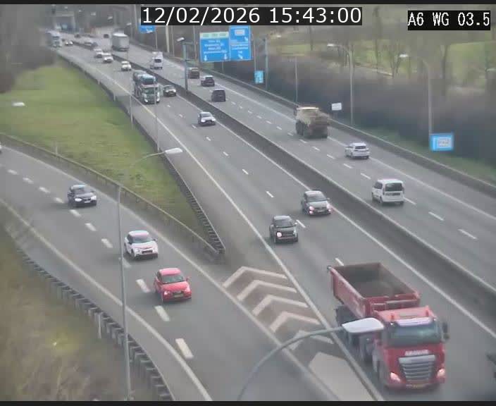 <h2>Traffic live webcam Luxembourg - Croix de Cessange - A6 - BK 3.5 - direction France/Allemagne</h2>