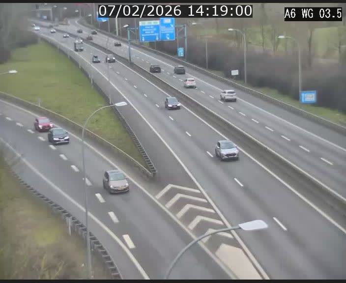 <h2>Traffic live webcam Luxembourg - Croix de Cessange - A6 - BK 3.5 - direction France/Allemagne</h2>