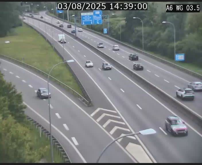 <h2>Traffic live webcam Luxembourg - Croix de Cessange - A6 - BK 3.5 - direction France/Allemagne</h2>