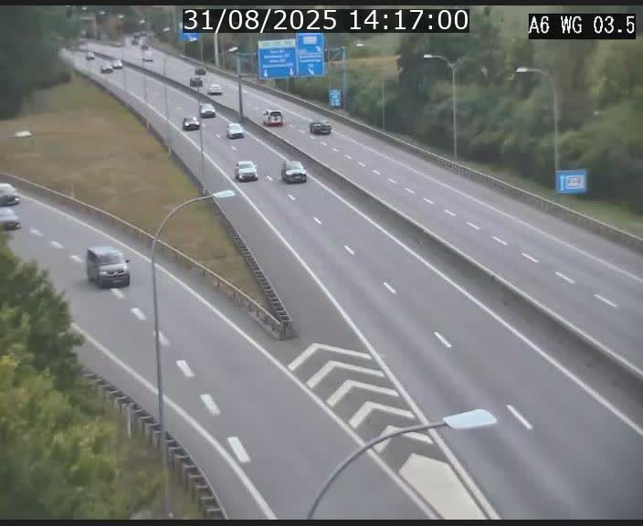 <h2>Traffic live webcam Luxembourg - Croix de Cessange - A6 - BK 3.5 - direction France/Allemagne</h2>