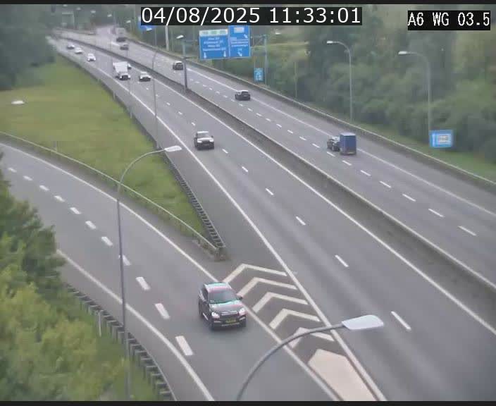 <h2>Traffic live webcam Luxembourg - Croix de Cessange - A6 - BK 3.5 - direction France/Allemagne</h2>