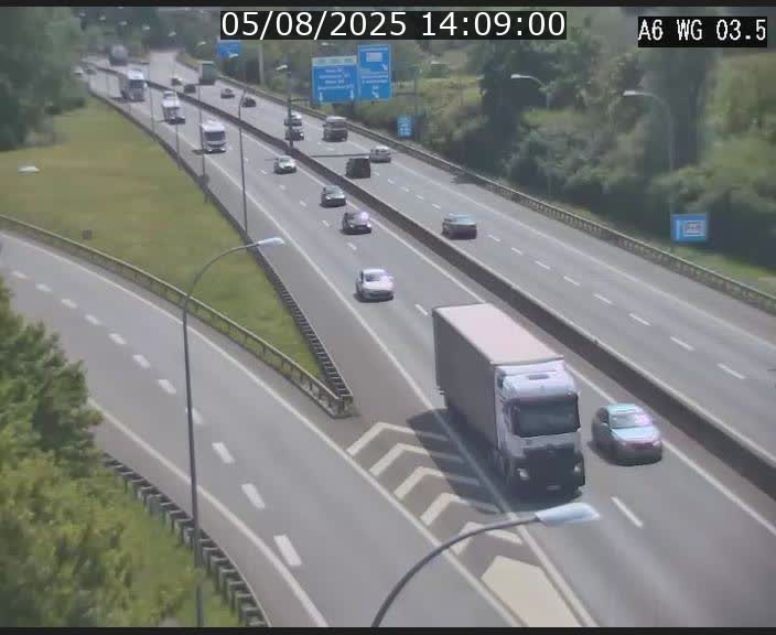 <h2>Traffic live webcam Luxembourg - Croix de Cessange - A6 - BK 3.5 - direction France/Allemagne</h2>