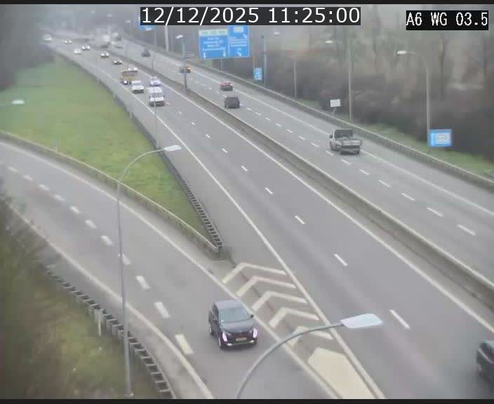 <h2>Traffic live webcam Luxembourg - Croix de Cessange - A6 - BK 3.5 - direction France/Allemagne</h2>