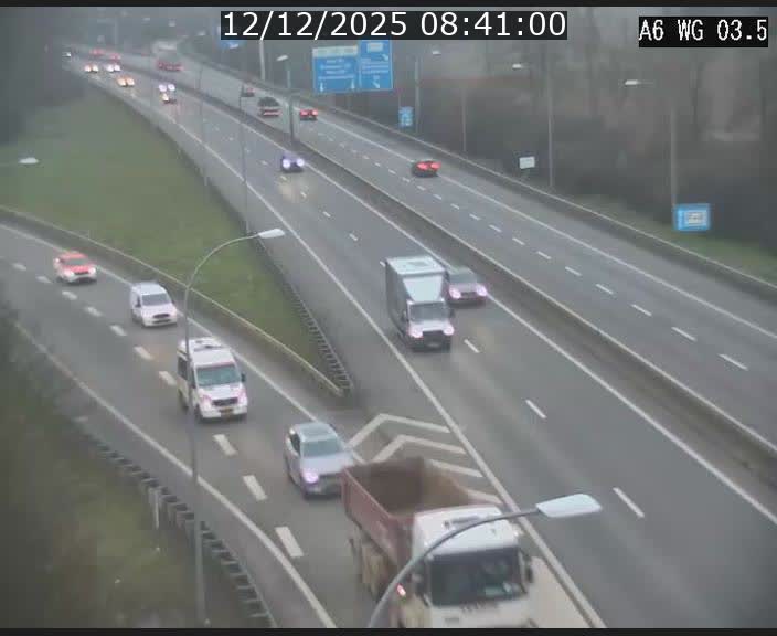 <h2>Traffic live webcam Luxembourg - Croix de Cessange - A6 - BK 3.5 - direction France/Allemagne</h2>
