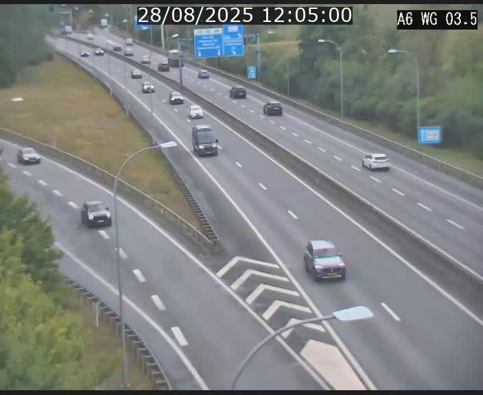 <h2>Traffic live webcam Luxembourg - Croix de Cessange - A6 - BK 3.5 - direction France/Allemagne</h2>