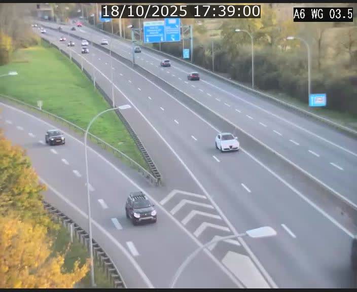 <h2>Traffic live webcam Luxembourg - Croix de Cessange - A6 - BK 3.5 - direction France/Allemagne</h2>