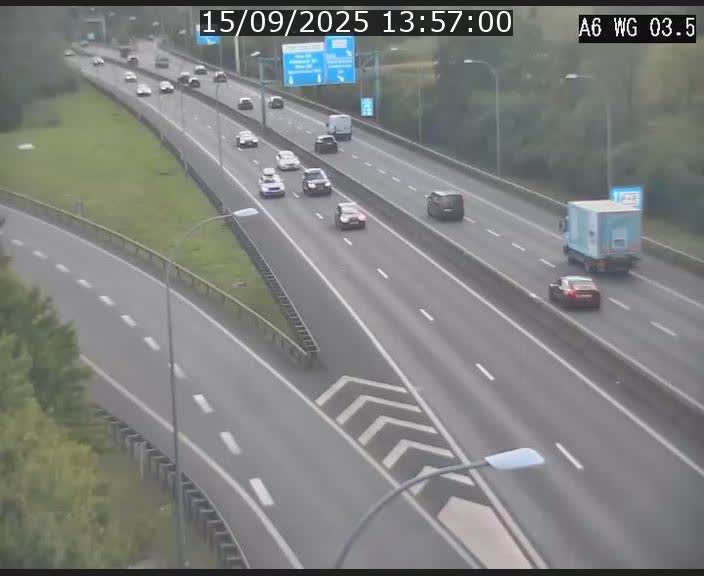 <h2>Traffic live webcam Luxembourg - Croix de Cessange - A6 - BK 3.5 - direction France/Allemagne</h2>