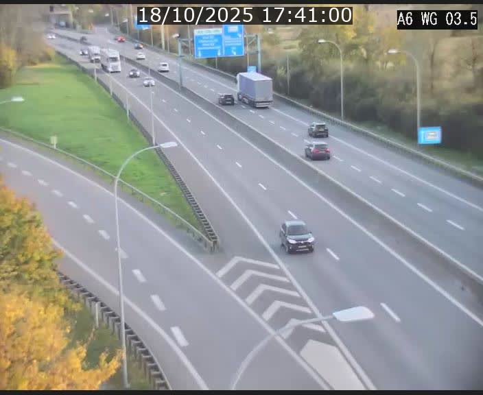 <h2>Traffic live webcam Luxembourg - Croix de Cessange - A6 - BK 3.5 - direction France/Allemagne</h2>