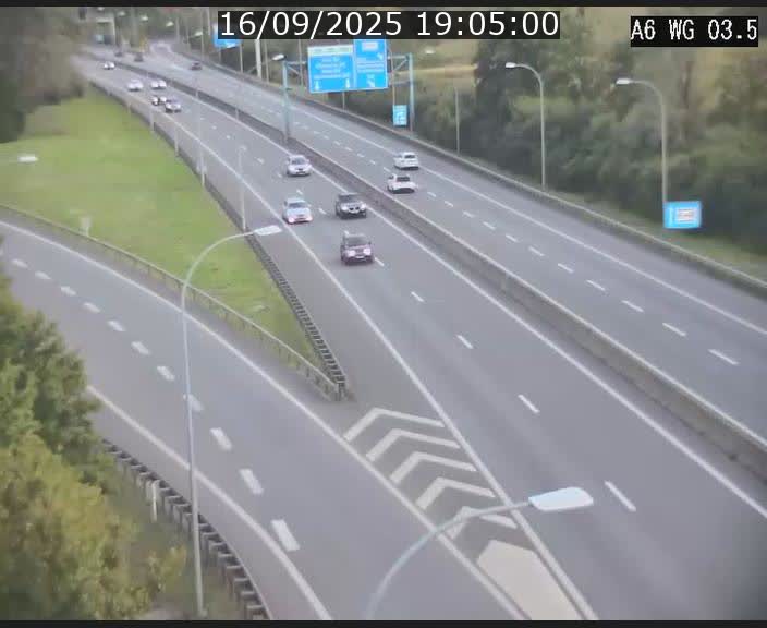 <h2>Traffic live webcam Luxembourg - Croix de Cessange - A6 - BK 3.5 - direction France/Allemagne</h2>