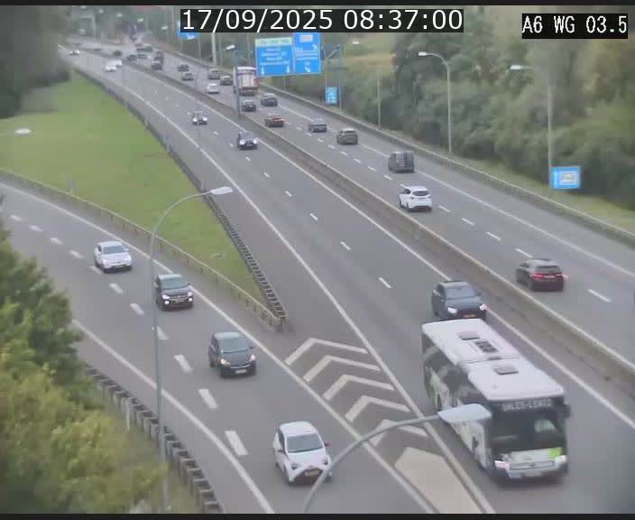 <h2>Traffic live webcam Luxembourg - Croix de Cessange - A6 - BK 3.5 - direction France/Allemagne</h2>