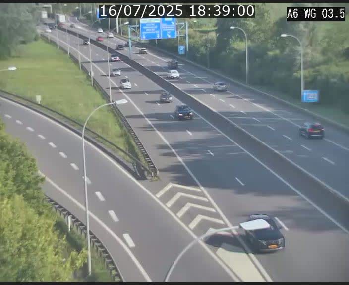 Traffic live webcam Luxembourg - Croix de Cessange - A6 - BK 3.5 - direction France/Allemagne