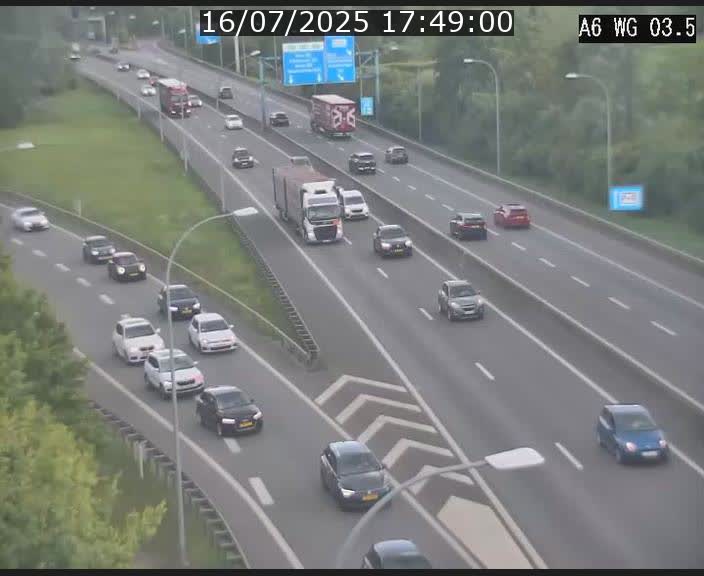 Traffic live webcam Luxembourg - Croix de Cessange - A6 - BK 3.5 - direction France/Allemagne