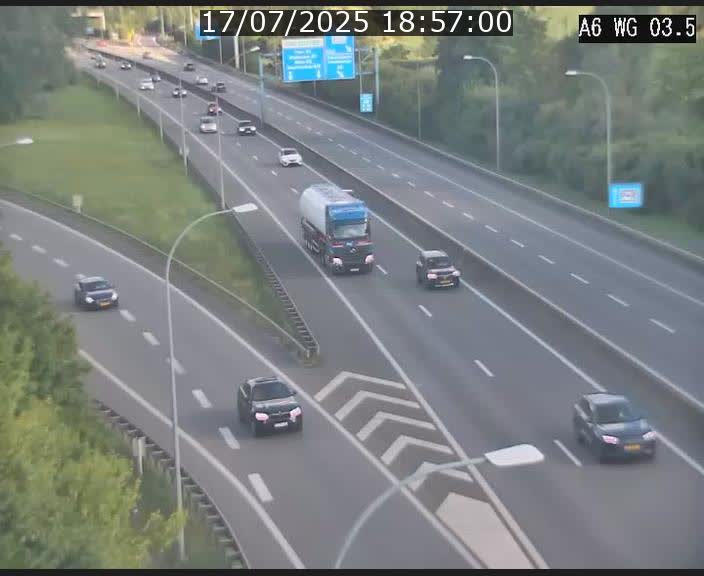 Traffic live webcam Luxembourg - Croix de Cessange - A6 - BK 3.5 - direction France/Allemagne