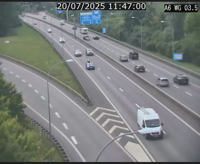 Traffic live webcam Luxembourg - Croix de Cessange - A6 - BK 3.5 - direction France/Allemagne