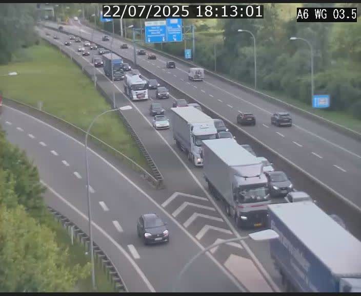 Traffic live webcam Luxembourg - Croix de Cessange - A6 - BK 3.5 - direction France/Allemagne
