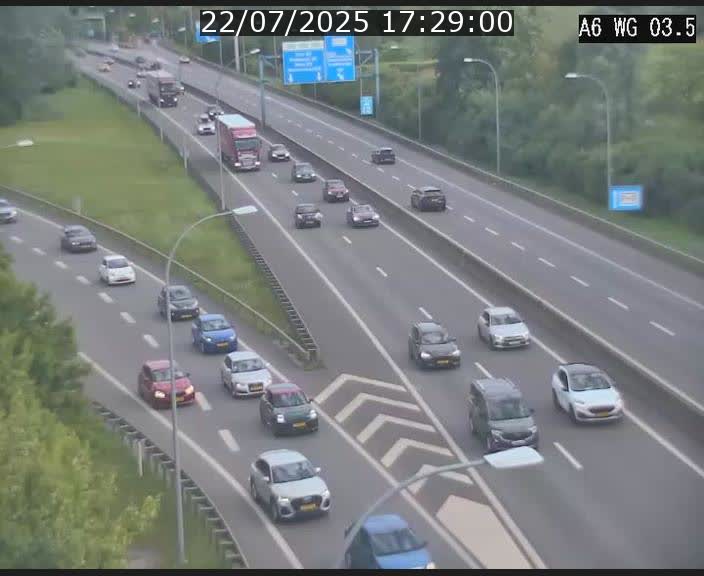 Traffic live webcam Luxembourg - Croix de Cessange - A6 - BK 3.5 - direction France/Allemagne