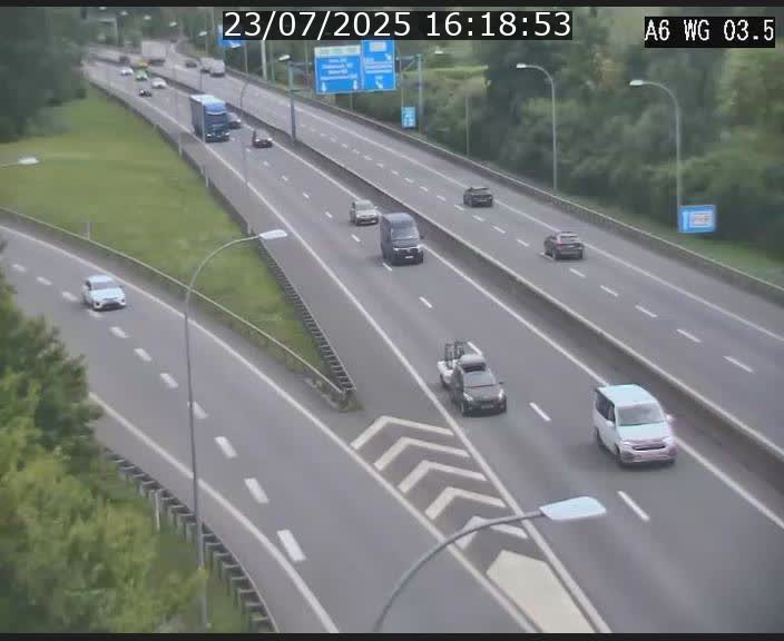 Traffic live webcam Luxembourg - Croix de Cessange - A6 - BK 3.5 - direction France/Allemagne