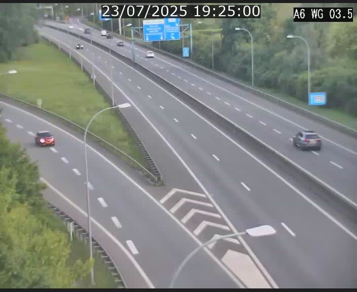 Traffic live webcam Luxembourg - Croix de Cessange - A6 - BK 3.5 - direction France/Allemagne