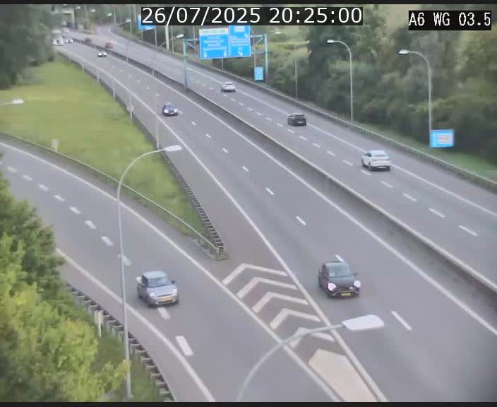 Traffic live webcam Luxembourg - Croix de Cessange - A6 - BK 3.5 - direction France/Allemagne