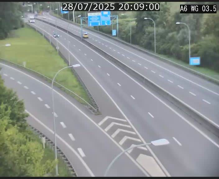 Traffic live webcam Luxembourg - Croix de Cessange - A6 - BK 3.5 - direction France/Allemagne