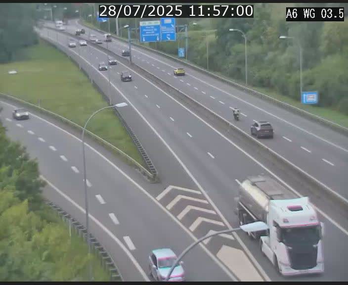 Traffic live webcam Luxembourg - Croix de Cessange - A6 - BK 3.5 - direction France/Allemagne
