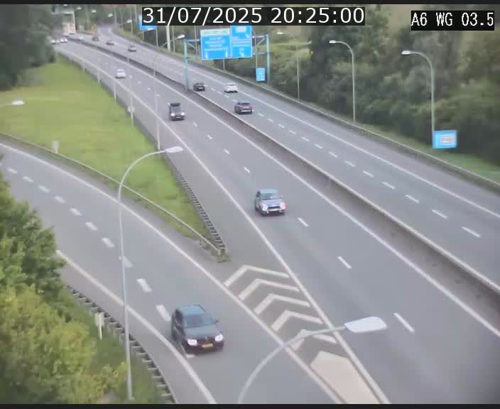 Traffic live webcam Luxembourg - Croix de Cessange - A6 - BK 3.5 - direction France/Allemagne