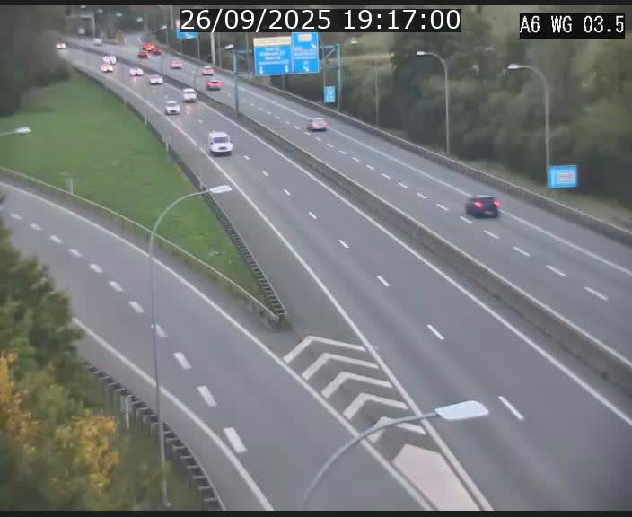<h2>Traffic live webcam Luxembourg - Croix de Cessange - A6 - BK 3.5 - direction France/Allemagne</h2>