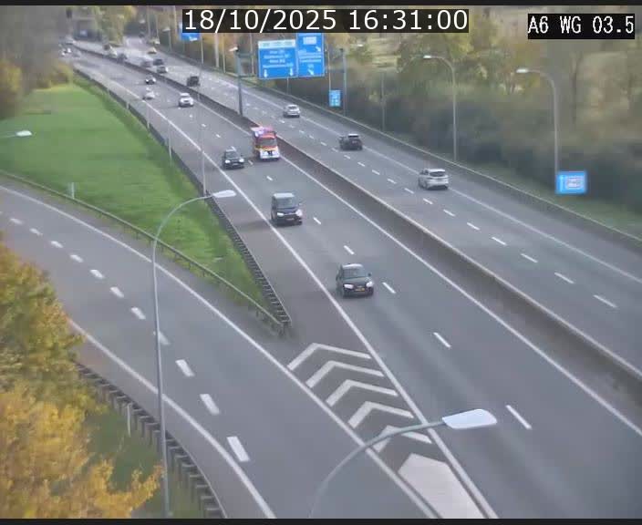 <h2>Traffic live webcam Luxembourg - Croix de Cessange - A6 - BK 3.5 - direction France/Allemagne</h2>