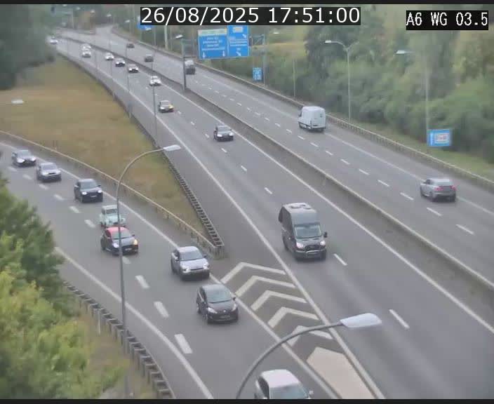 <h2>Traffic live webcam Luxembourg - Croix de Cessange - A6 - BK 3.5 - direction France/Allemagne</h2>