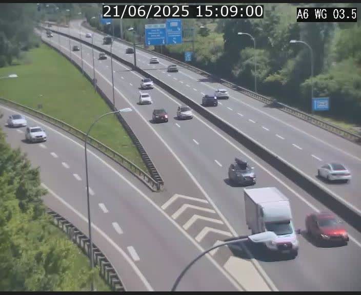 <h2>Traffic live webcam Luxembourg - Croix de Cessange - A6 - BK 3.5 - direction France/Allemagne</h2>