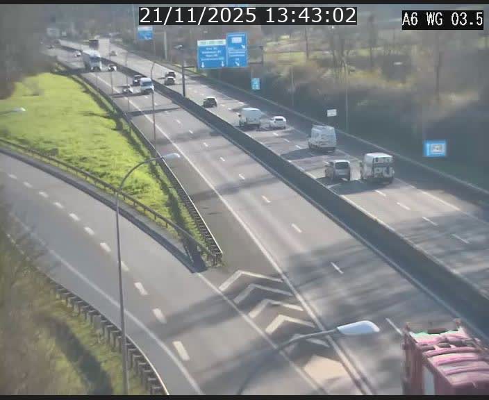 Traffic live webcam Luxembourg - Croix de Cessange - A6 - BK 3.5 - direction France/Allemagne