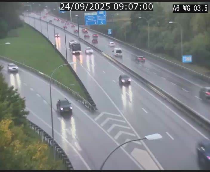 <h2>Traffic live webcam Luxembourg - Croix de Cessange - A6 - BK 3.5 - direction France/Allemagne</h2>