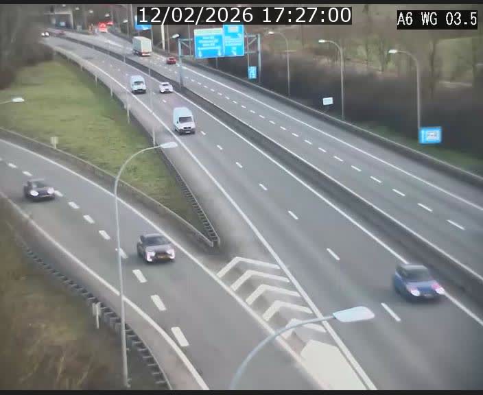 <h2>Traffic live webcam Luxembourg - Croix de Cessange - A6 - BK 3.5 - direction France/Allemagne</h2>