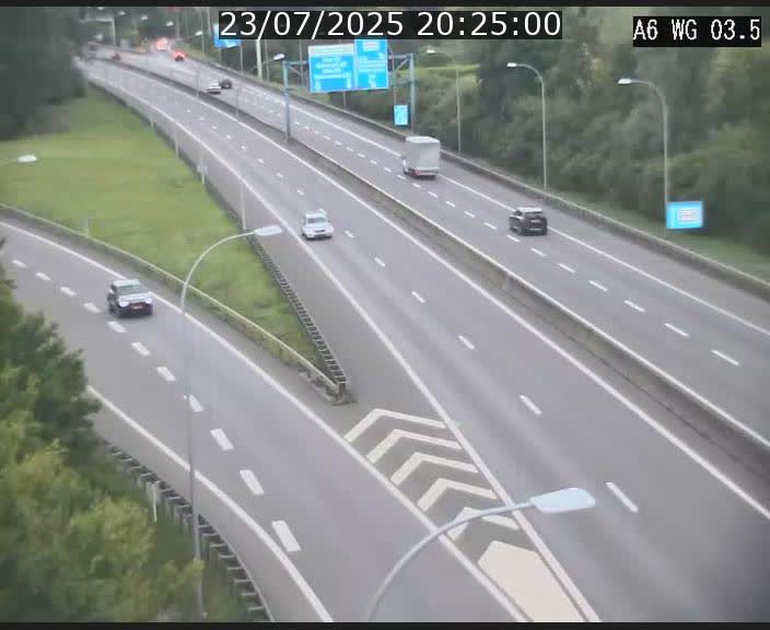 <h2>Traffic live webcam Luxembourg - Croix de Cessange - A6 - BK 3.5 - direction France/Allemagne</h2>